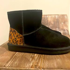 EUC Koolaburra Ugg Cheetah Print Black Sherpa Lined Boots Girls 2 Youth